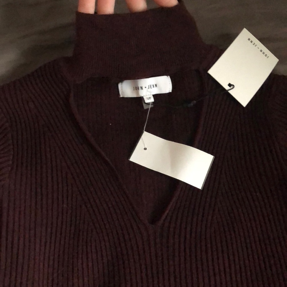 Tight sweater - Picture 2 of 2
